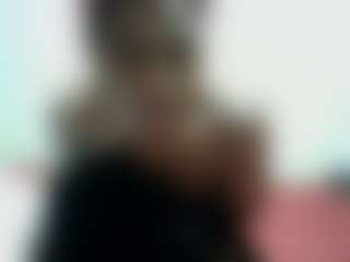 Live cam show with sweetbony - Solo Ebony on Chatstar