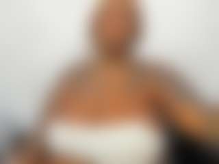 Live cam show with ANA-FUENTES - Body Massage on Sweet Sext