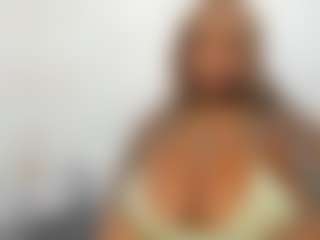 Live cam show with ANA-FUENTES - Body Massage on Dolls Live