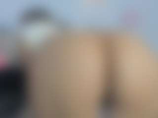 Live cam show with Isa-perez - Ebony on chickslive.net