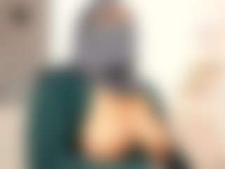 Live cam show with Isa-perez - Ebony Petite on camwithhim.com