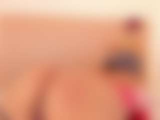 Live cam show with Isa-perez - Bedroom Ebony on friskycurves.com