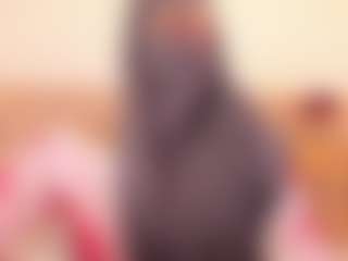 Live cam show with Isa-perez - Ebony MILF on friskycurves.com | colombia