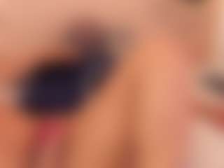 Live cam show with Isa-perez - Oil on x69.live
