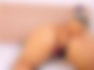 Live cam show with Isa-perez - Oil on SpankPalCams