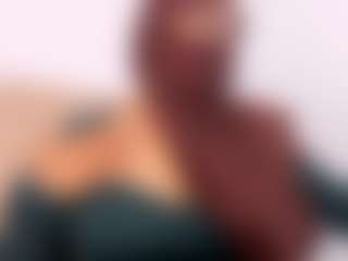 Live cam show with Isa-perez - Latina Petite on StripNow | colombia