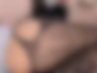 Live cam show with Isa-perez - Bedroom on Soda Cam