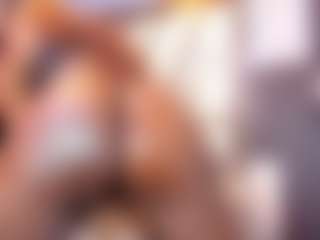 Live cam show with lola-hornei - Ebony on CamClone