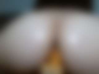 Live cam show with lusymonroe24 - Butt Plug on Cam Slut