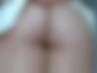 Live cam show with lusymonroe24 - Butt Plug on TeamSkeetLive