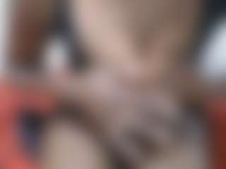 SeismicHill MILF webcam performer live streaming