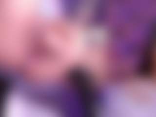 Live cam show with Luna - Double Penetration on chickslive.net