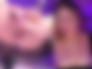 Live cam show with Luna - Double Penetration on fapnchat