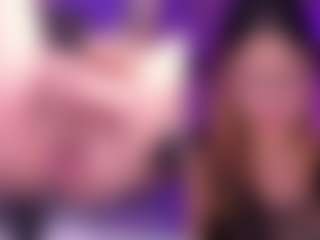 Live cam show with Luna - Double Penetration on Camsoda