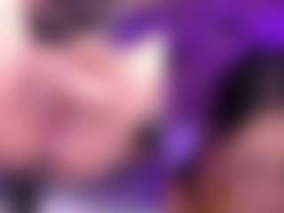 Live cam show with Luna - Double Penetration on TeamSkeetLive