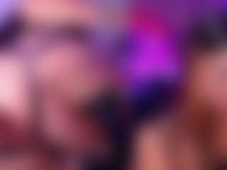 Live cam show with Luna - Handjob on eurowanks.com
