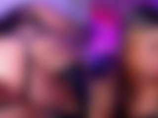 Live cam show with Luna - Double Penetration on Fling VIP Chat