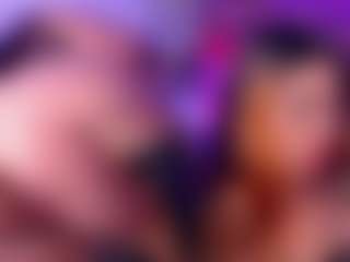 Live cam show with Luna - Double Penetration on CamSextacy