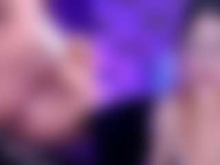 Live cam show with Luna - Flashing on madthumbs