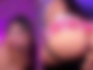 Live cam show with Luna - Camel Toe on CamSodaAdn