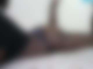 Live cam show with Africanpretty - Solo on live18s.com