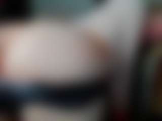 Live cam show with Sofia - Skinny on livesuperchat.net