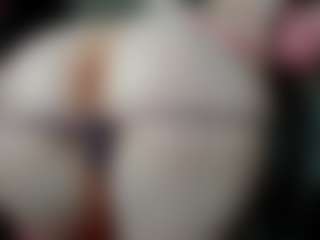 Live cam show with Sofia - Curvy on Camversity