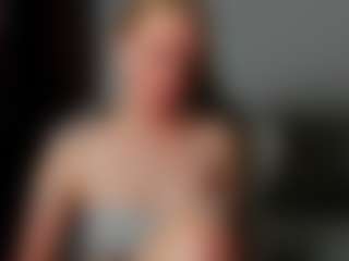 Live cam show with Sofia - Bedroom on CamClone