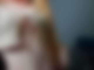 Live cam show with Sofia - Blonde Hair on Camming Site