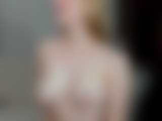Live cam show with Sofia - Thong on intimatelivegirls.com
