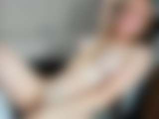 Live cam show with Sofia - Blonde Hair Curvy on Dare Cams