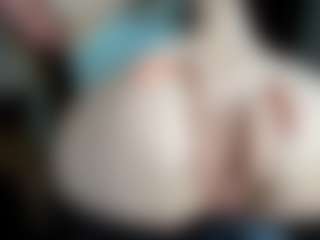 Live cam show with Sofia - Blonde Hair Shaved Pussy on Stripli.com