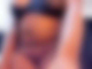 Live cam show with MARA-THOMPSONN - Public Black on Camming Site