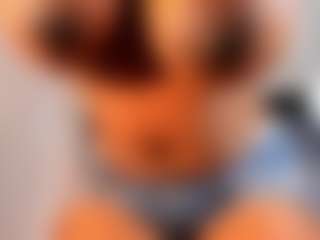 Live cam show with MARA-THOMPSONN - Public BBW on AdultVida.com