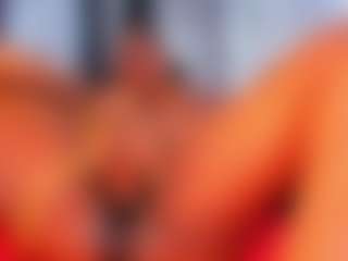 Live cam show with MARA-THOMPSONN - Oil on Mixed Magazine Live