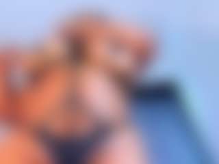 Live cam show with MARA-THOMPSONN - Ebony Teen (18+) on Camiplay Live