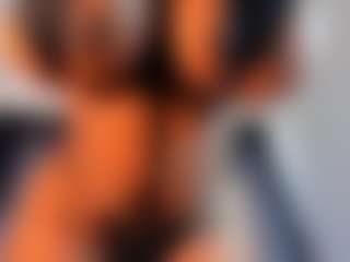 Pokaz na żywo z MARA-THOMPSONN - Spank Curvy na Camsoda