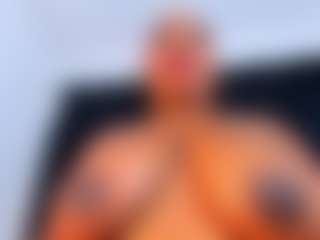 Live cam show with MARA-THOMPSONN - Big Tits on StripNow