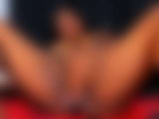Live cam show with MARA-THOMPSONN - Public on StripNow