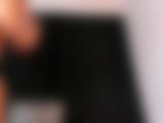 Live cam show with MARA-THOMPSONN - Shaved on Camming Site
