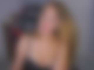 Live cam show with DanikaDillan - Green Eyes on Milfs Live