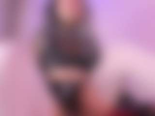 Live cam show with IvannaBellini01 - Average on AdultVida.com