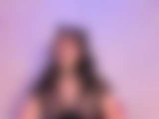 Live cam show with IvannaBellini01 - Public on StripNow