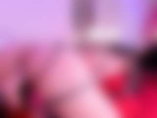 IvannaBellini01's Live Sex Cam Show