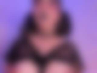 IvannaBellini01's Live Sex Cam Show