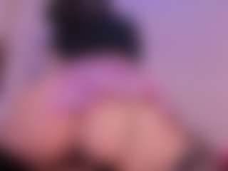 IvannaBellini01's Live Sex Cam Show