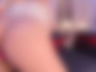 Live cam show with IvannaBellini01 - Public on Camversity