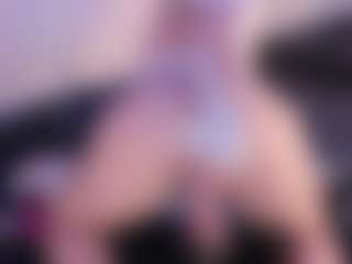 IvannaBellini01's Live Sex Cam Show