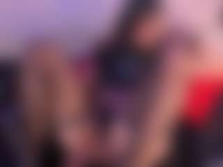 Live cam show with IvannaBellini01 - College Toys on xplaylive.com