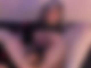 IvannaBellini01's Live Sex Cam Show